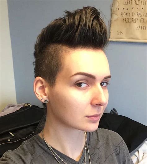 lesbian with short hair|32 Lesbian Hairstyles To Uphold LGBTQ+ Aesthetics Naturally